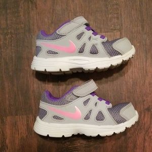 Toddler Nike tennis shoes
